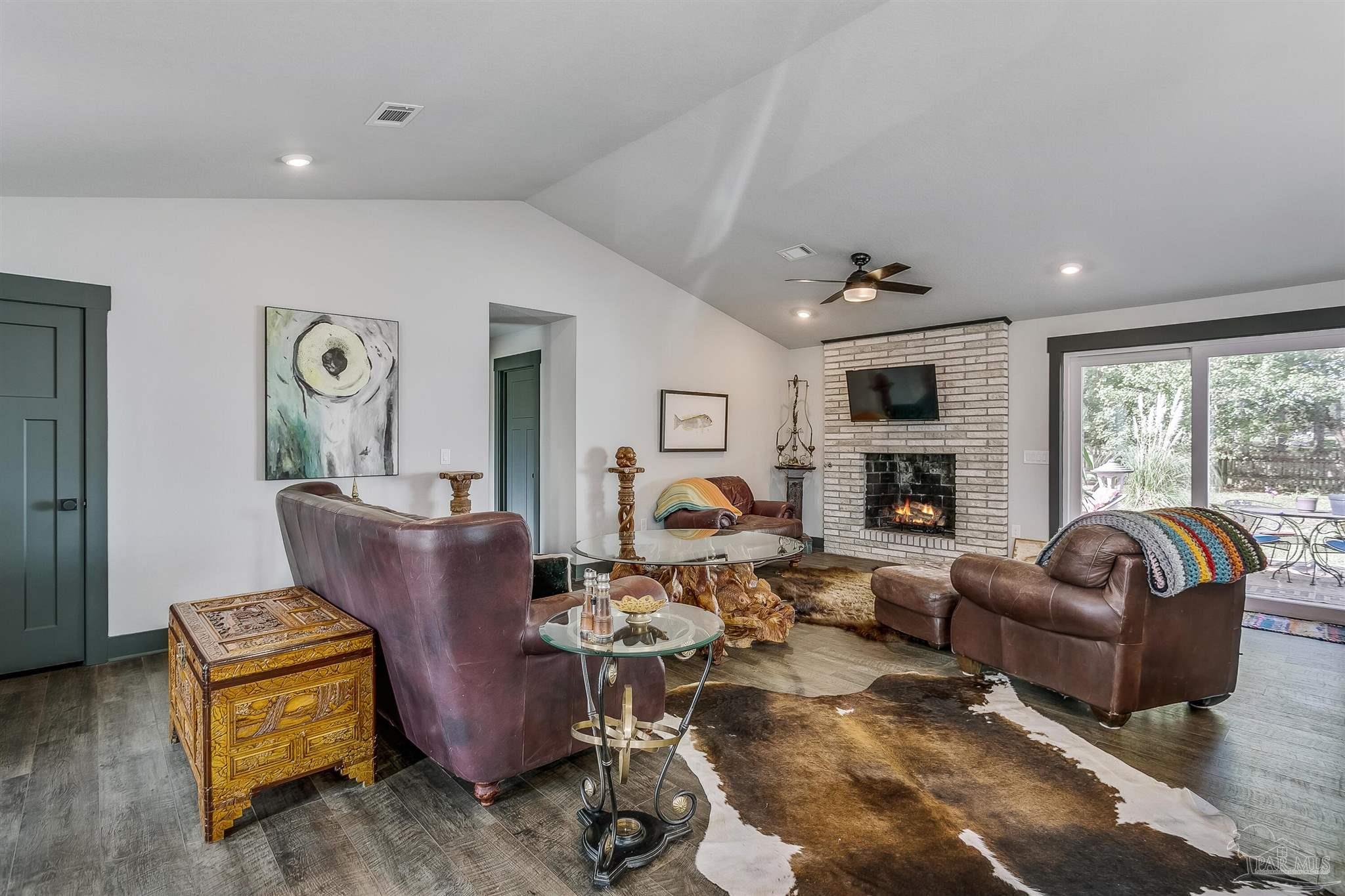 5425 Hibiscus Road Pensacola, FL 32504 - Photo 8 of 37 Gallery Image 8