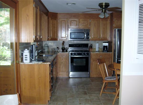 180 David Road Franklin, MA 02038 - Photo 3 of 21 Gallery Image 3