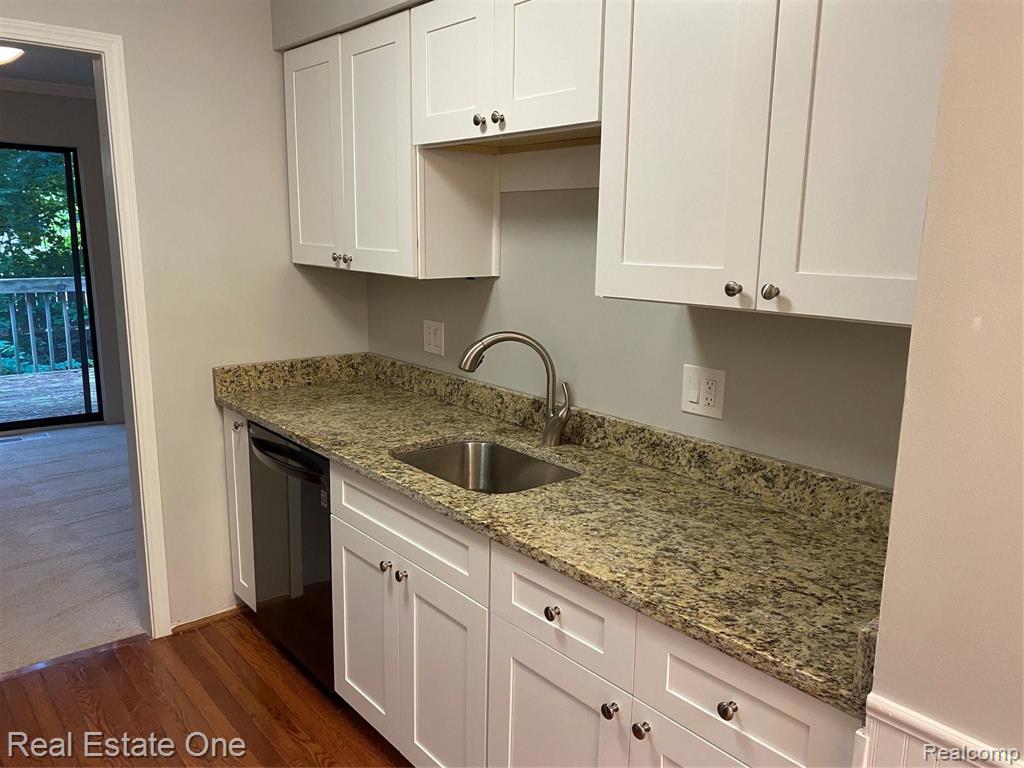 324 Willow Grove Lane Rochester Hills, MI 48307 - Photo 6 of 23