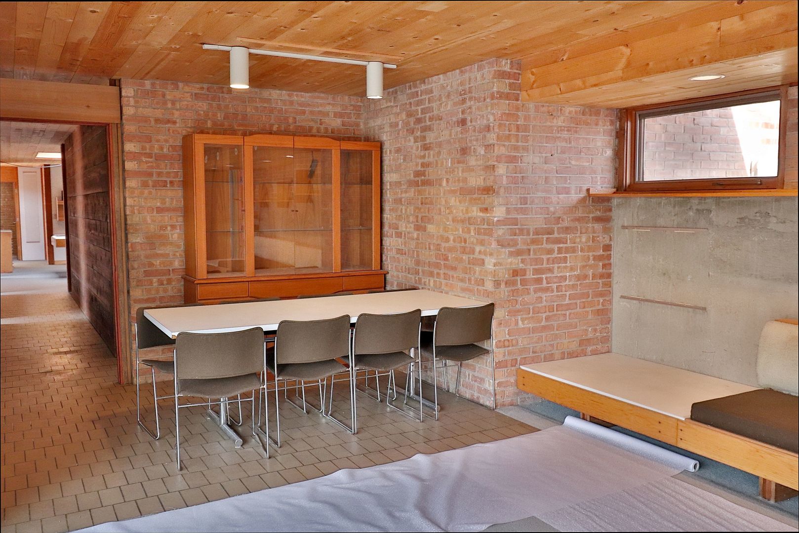 20120 West Brightway Road Mokena, IL 60448 - Photo 12 of 32 a backyard of a house with dining table and chairs