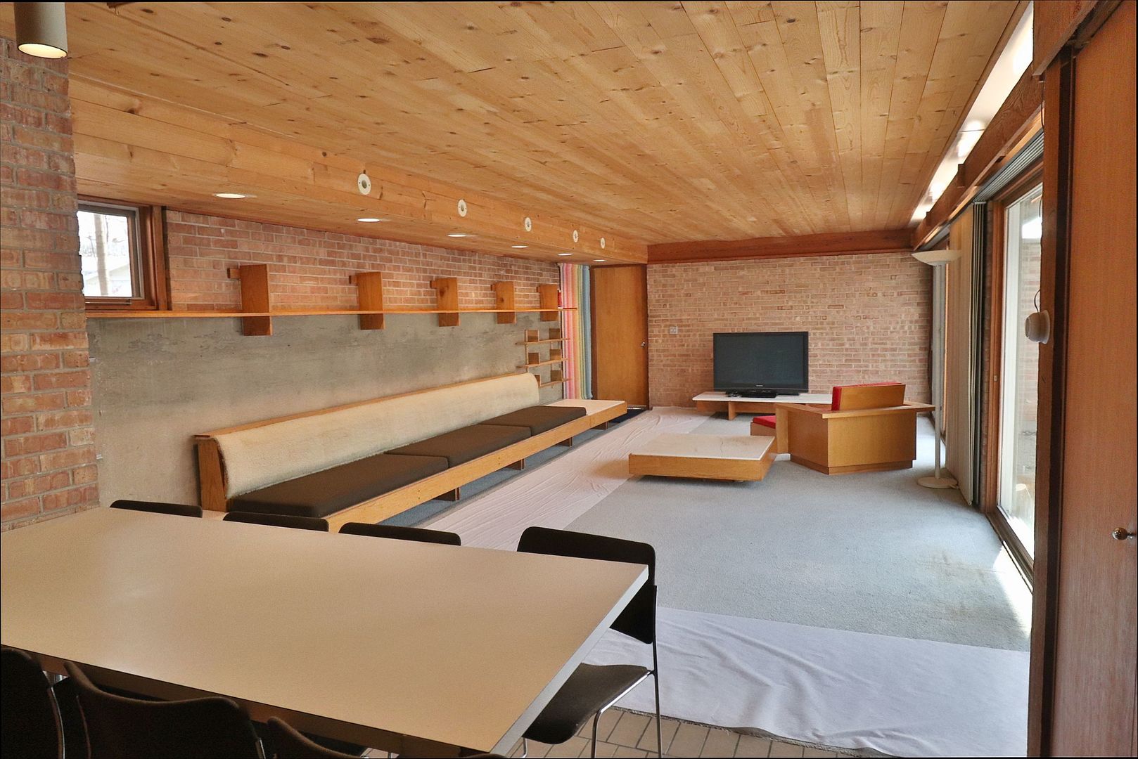 20120 West Brightway Road Mokena, IL 60448 - Photo 13 of 32 a room with furniture pool table and chairs