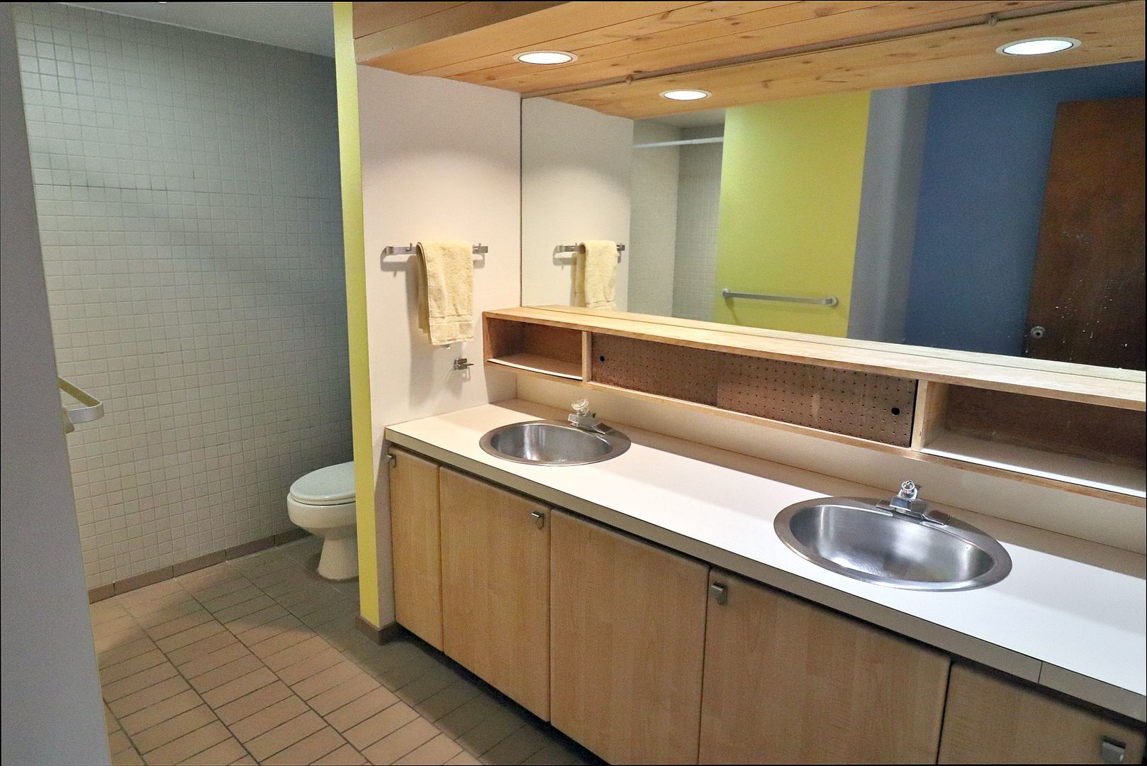 20120 West Brightway Road Mokena, IL 60448 - Photo 16 of 32 a bathroom with a sink a toilet and a mirror