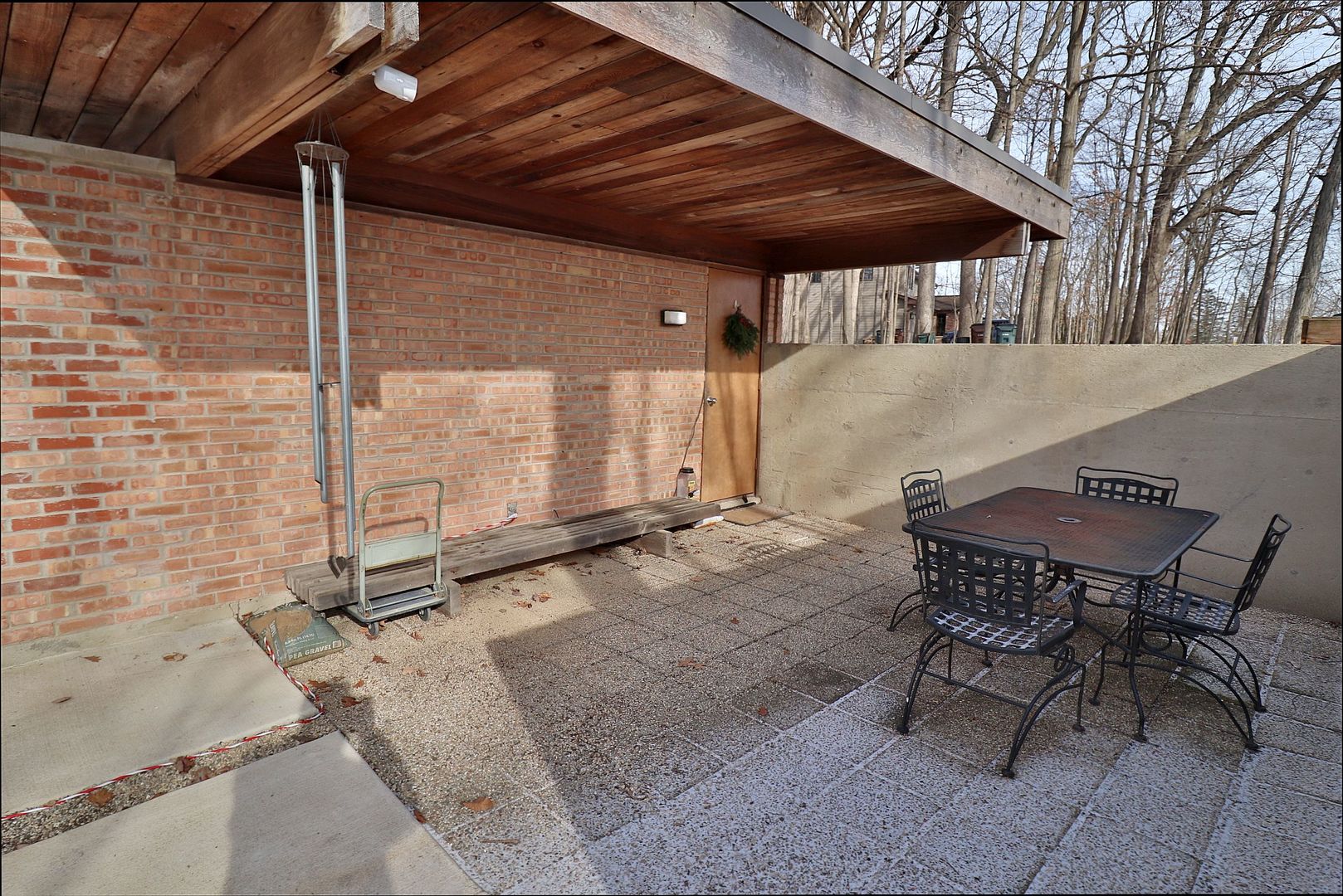 20120 West Brightway Road Mokena, IL 60448 - Photo 32 of 32 a backyard of a house with table and chairs