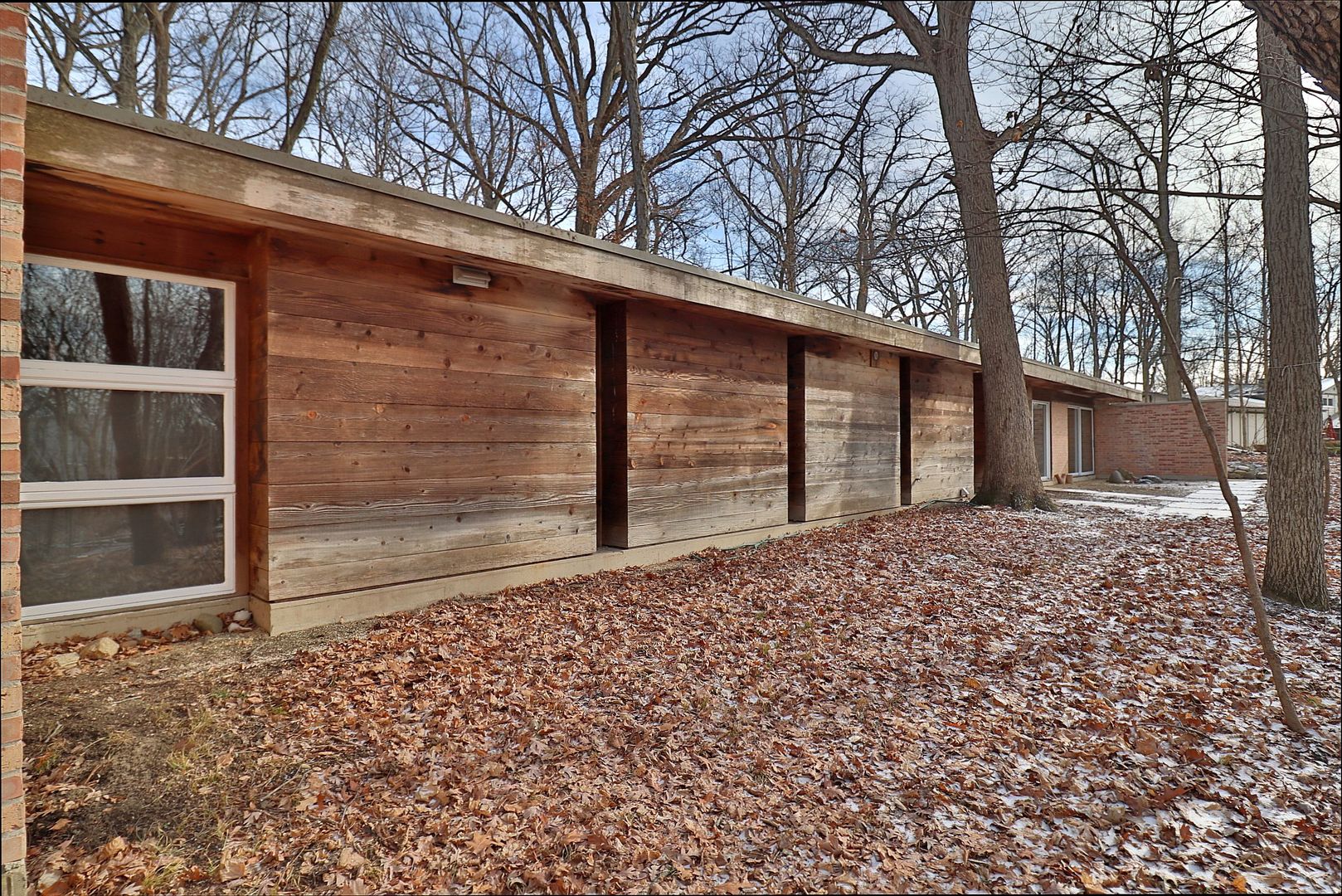 20120 West Brightway Road Mokena, IL 60448 - Photo 7 of 32 a backyard of a house with lots of green space