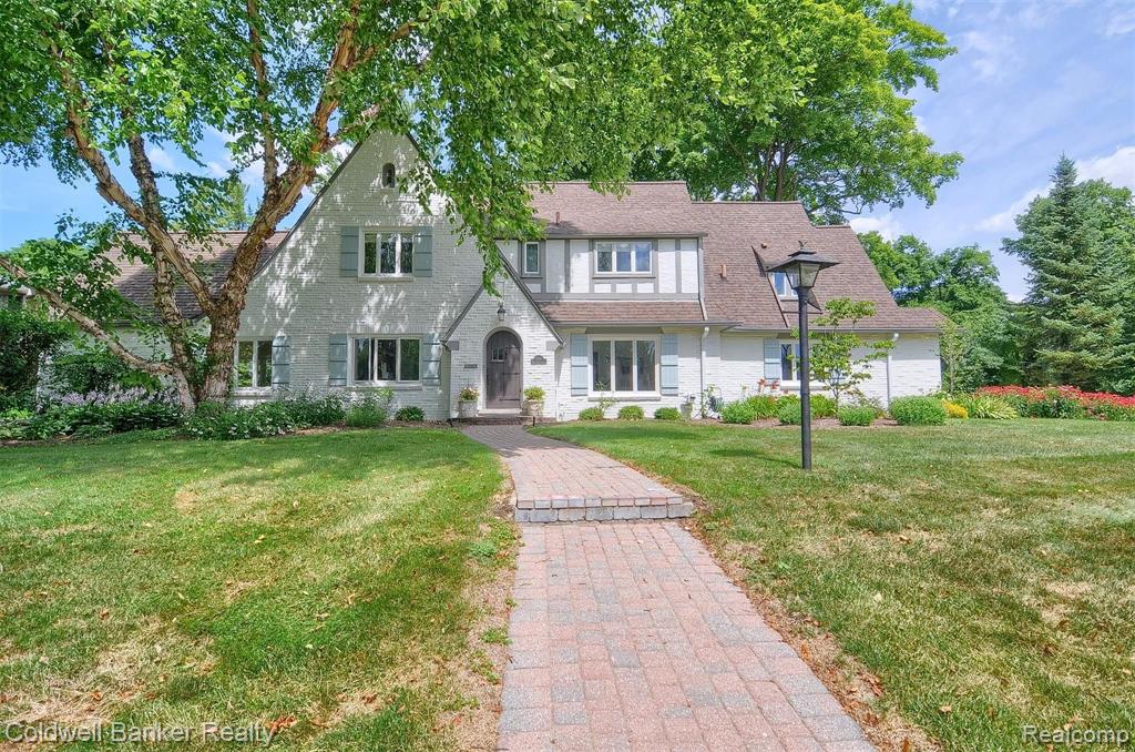 391 Cranbrook Road Bloomfield Hills, MI 48301 - Photo 1 of 35