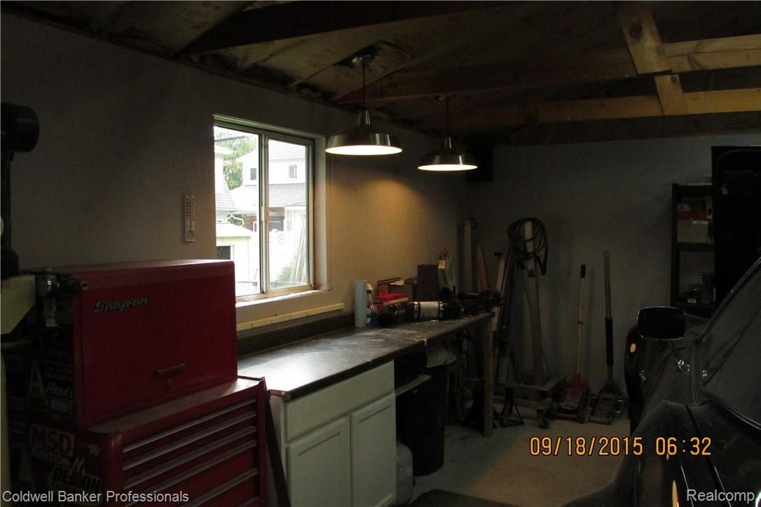 17241 Rougeway Street Livonia, MI 48152 - Photo 31 of 32 IMG_2041 - Copy.JPG