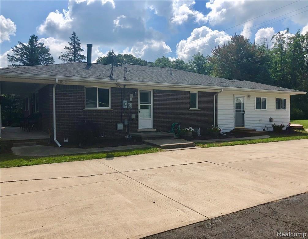 29135 King Road Romulus, MI 48174 - Photo 2 of 42 fullsizeoutput_19c1.jpeg