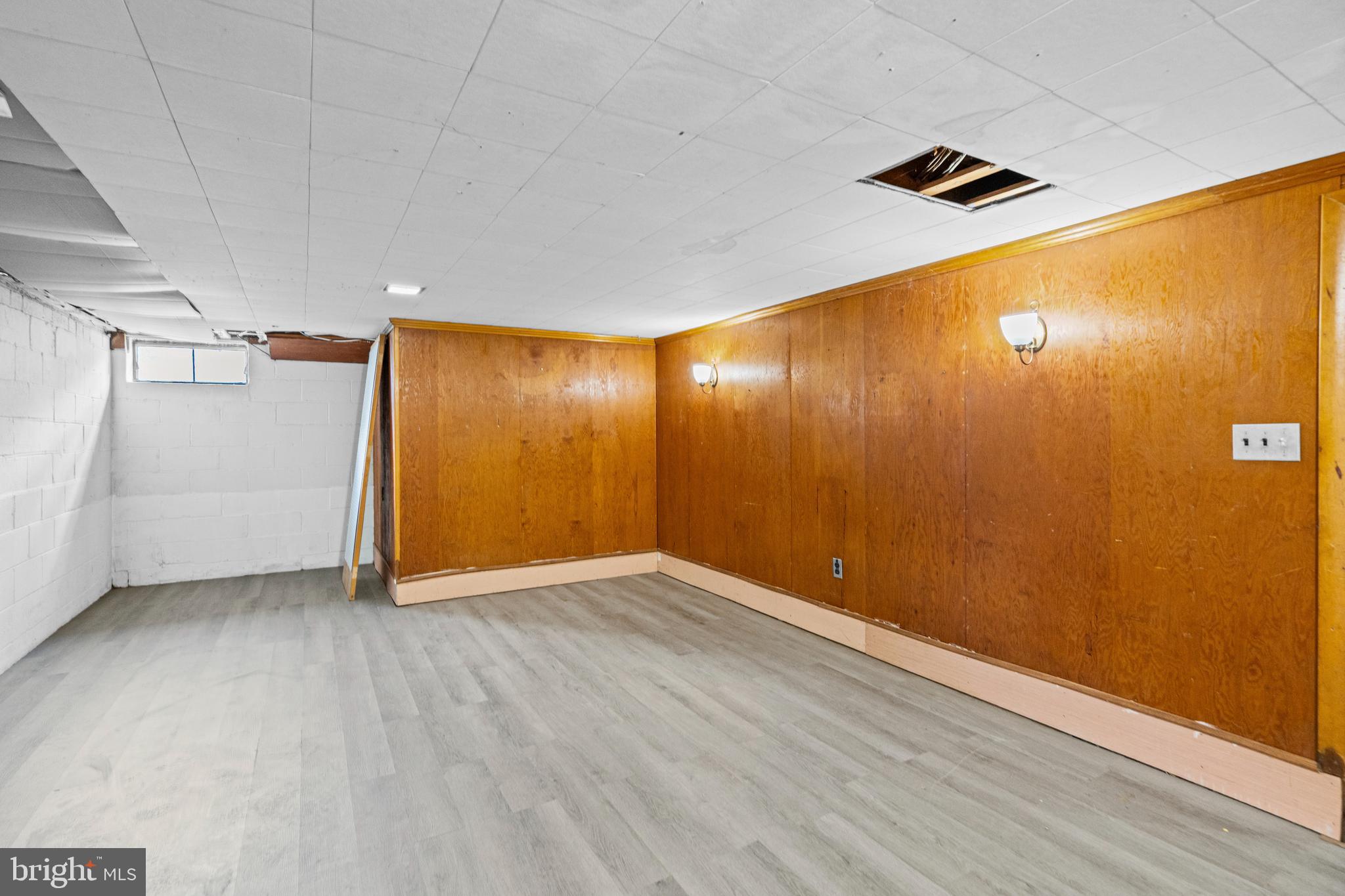 16811 Ridge Road Upperco, MD 21155 - Photo 18 of 22 an empty room with wooden floor