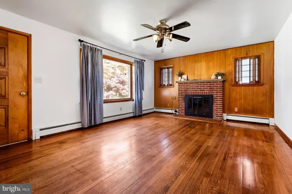 $2,400 | 16811 Ridge Road, Upperco, MD 21155