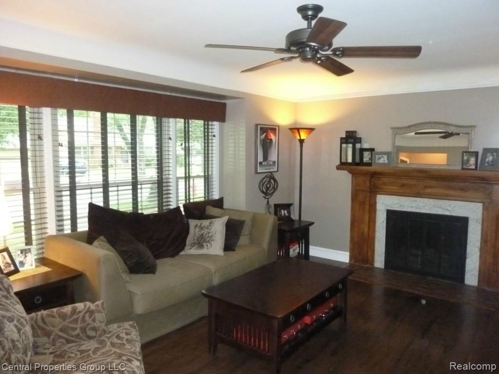 79 Maplefield Road Pleasant Ridge, MI 48069 - Photo 2 of 41