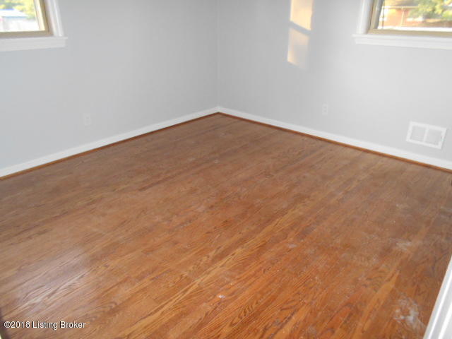 10803 Marcitis Road Louisville, KY 40272 - Photo 17 of 28 DSCN1932