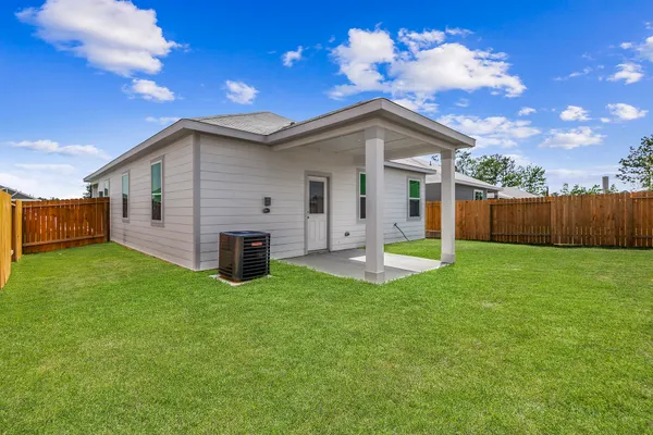 $1,730 | 15838 Berry Hl Drive, Conroe, TX 77303