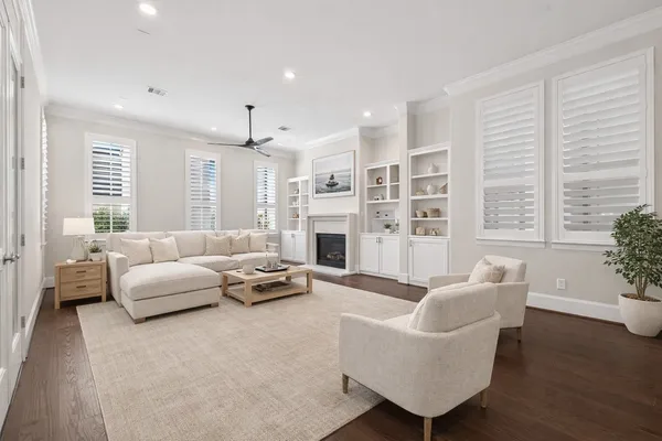 $939,900 | 122 Gateway Park Place, Spring, TX 77380