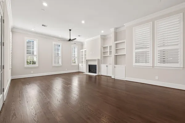 $939,900 | 122 Gateway Park Place, Spring, TX 77380