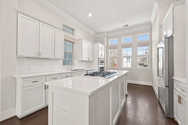 $939,900 | 122 Gateway Park Place, Spring, TX 77380