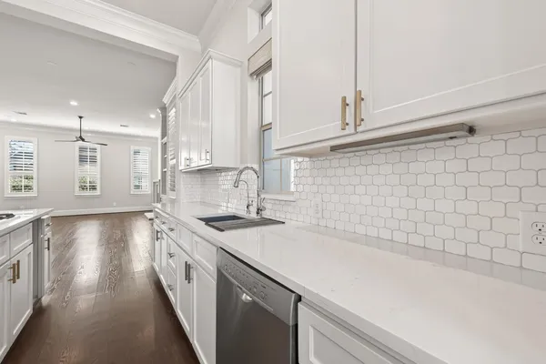 $939,900 | 122 Gateway Park Place, Spring, TX 77380