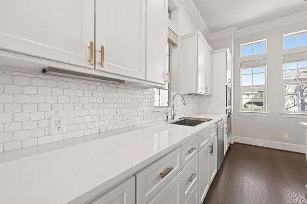 $939,900 | 122 Gateway Park Place, Spring, TX 77380