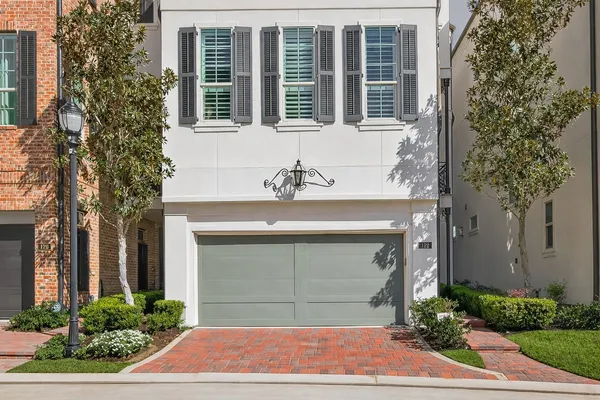 $939,900 | 122 Gateway Park Place, Spring, TX 77380