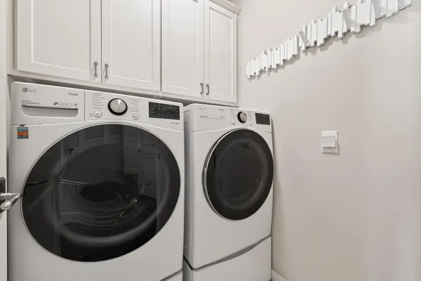 $939,900 | 122 Gateway Park Place, Spring, TX 77380