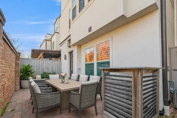 $939,900 | 122 Gateway Park Place, Spring, TX 77380