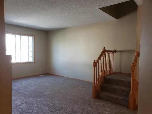$2,000 | 3183 Juniper Lane, Unit B, Woodbury, MN 55125