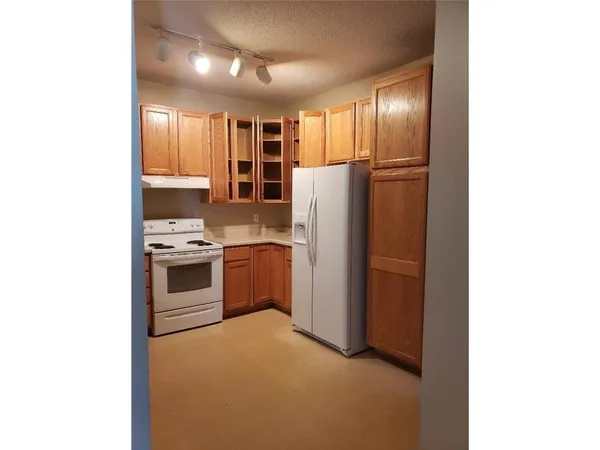 $2,000 | 3183 Juniper Lane, Unit B, Woodbury, MN 55125