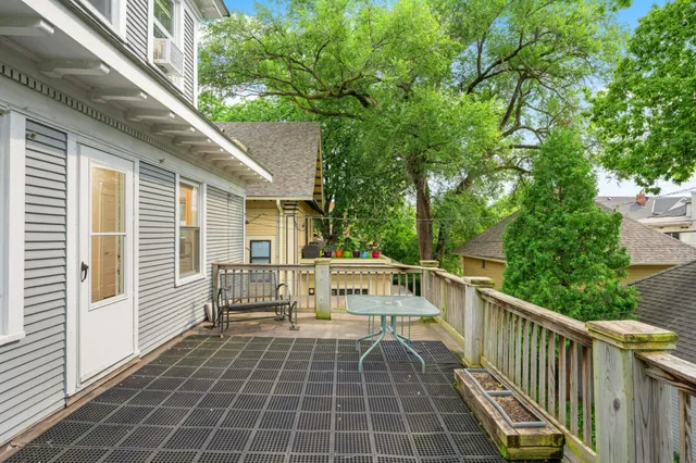 $1,800 | 2428 Colfax Avenue South, Unit 2, Minneapolis, MN 55405