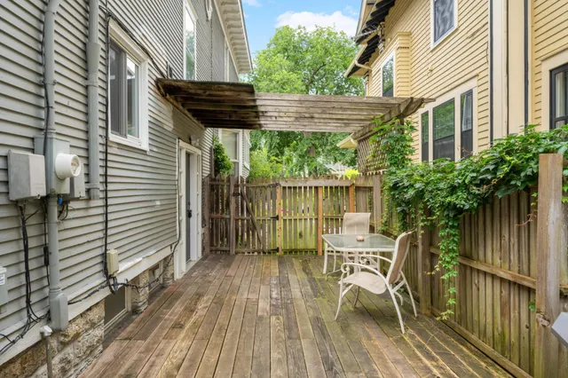 $1,800 | 2428 Colfax Avenue South, Unit 2, Minneapolis, MN 55405