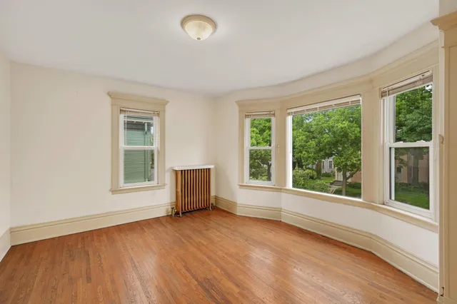 $1,800 | 2428 Colfax Avenue South, Unit 2, Minneapolis, MN 55405