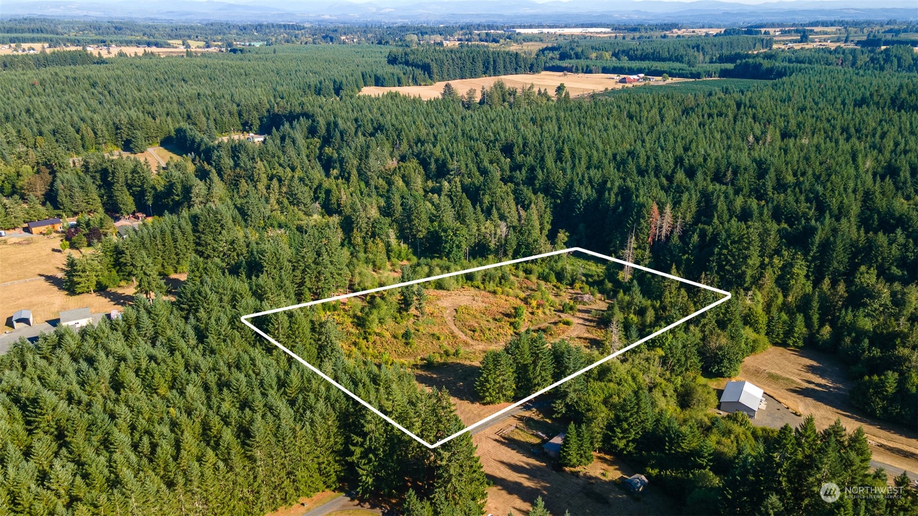 465-29 Sargent Road Winlock, WA 98596 - Photo 12 of 25 a view of a tennis court