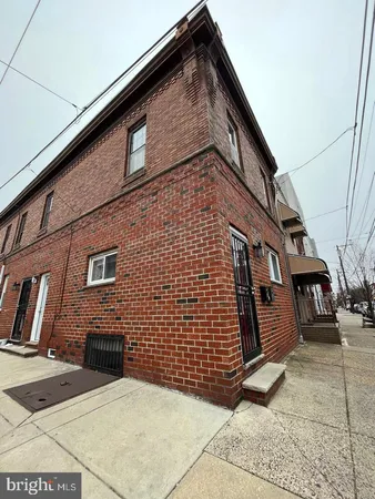 $2,000 | 1208 Mifflin Street, Unit 2, Philadelphia, PA 19148