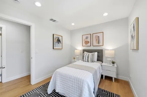 $898,000 | 209 Red Oak Drive East, Unit F, Sunnyvale, CA 94086
