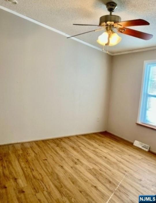 600 Pulis Mahwah, NJ 07430 - Photo 8 of 11 a view of small space