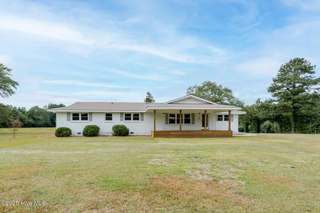 $389,900 | 3010 Peanut Plant Road, Elizabethtown, NC 28337
