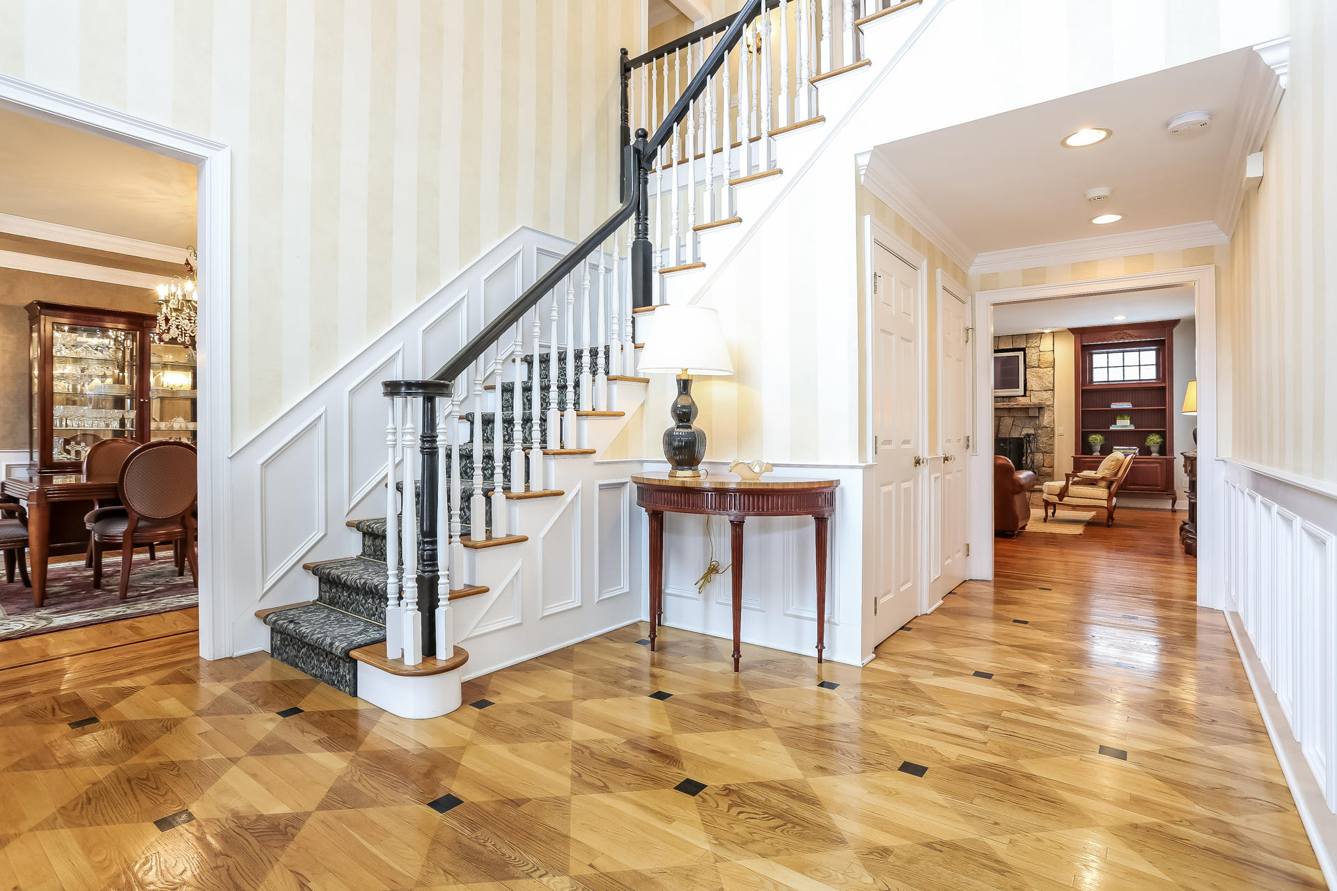33 Toquam Road New Canaan, CT 06840 - Photo 3 of 24 003-photo-foyer-6776010
