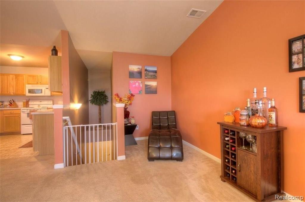 1715 Welland Street Howell, MI 48855 - Photo 4 of 20