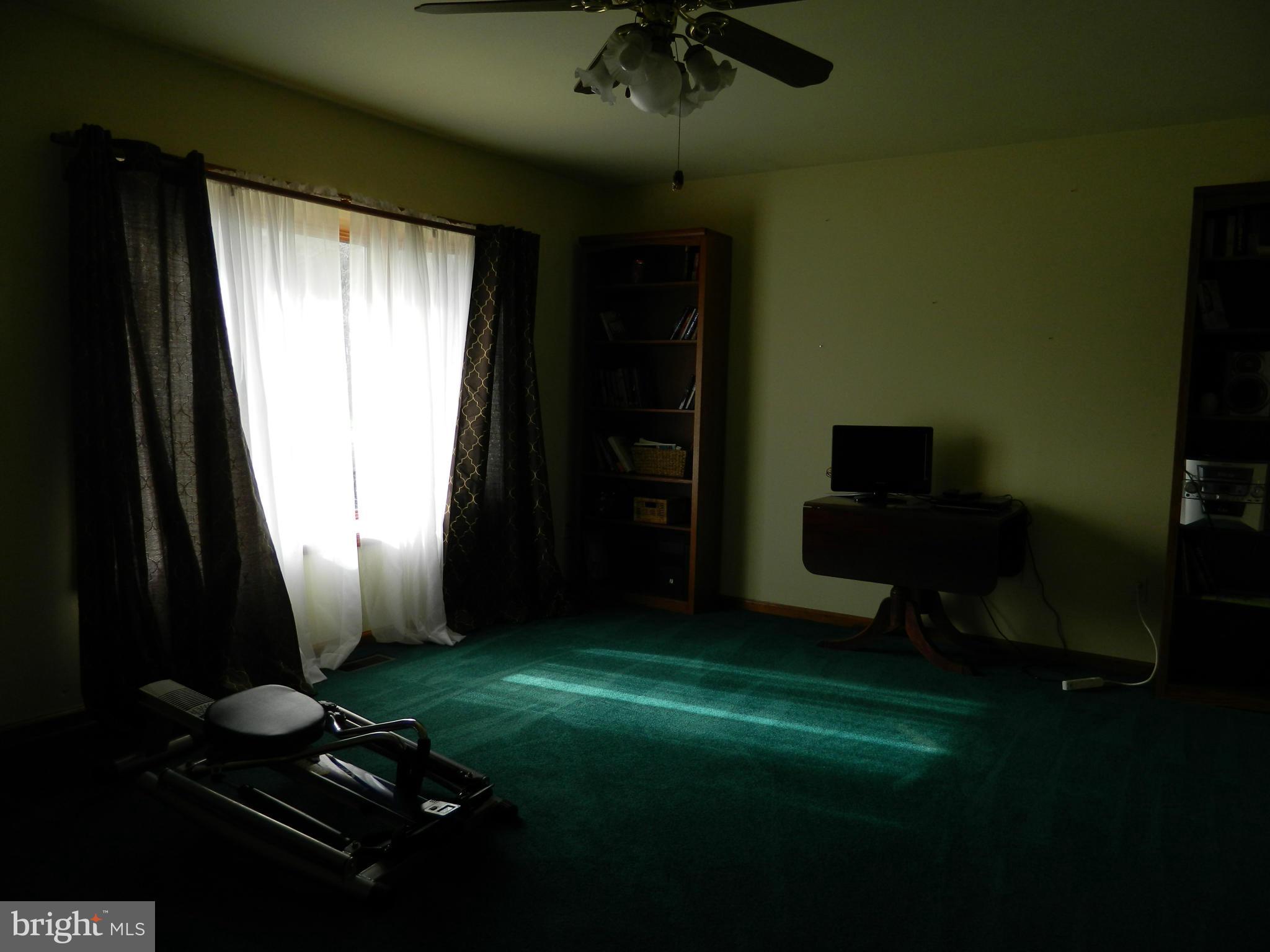 13306 River Road Ridgely, MD 21660 - Photo 17 of 29 Family Room