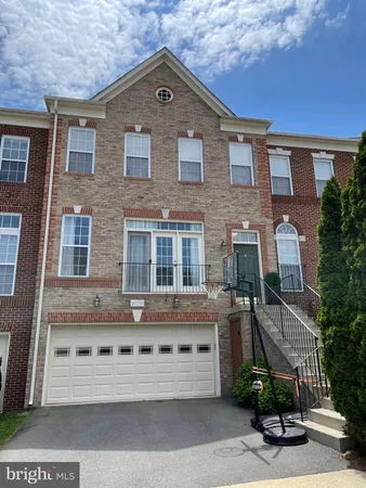 $3,500 | 22098 Avonworth Square, Broadlands, VA 20148