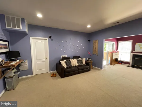 $3,500 | 22098 Avonworth Square, Broadlands, VA 20148