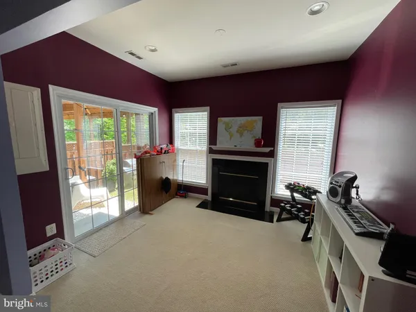 $3,500 | 22098 Avonworth Square, Broadlands, VA 20148