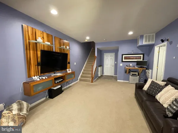 $3,500 | 22098 Avonworth Square, Broadlands, VA 20148