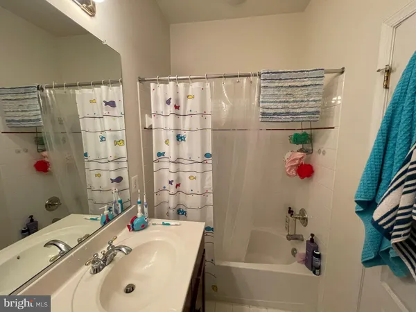 $3,500 | 22098 Avonworth Square, Broadlands, VA 20148