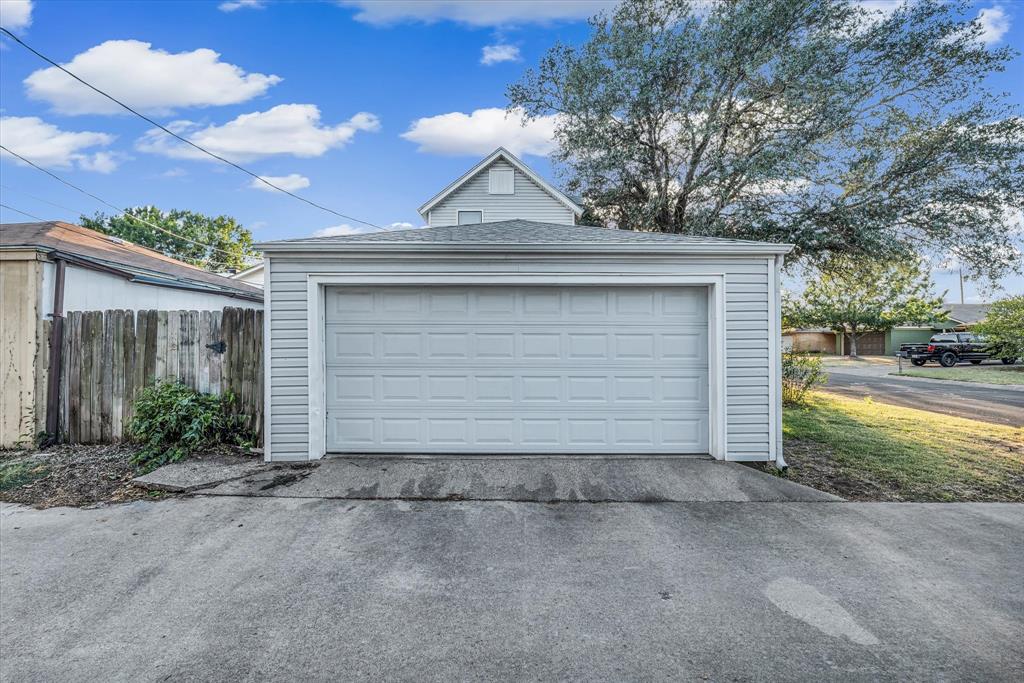 1300 Chapel Downs Waco, TX 76712 - Photo 32 of 38 a view of backyard of house and garage