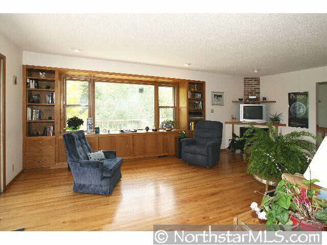 522 River Road St. Joseph, WI 54016 - Photo 4 of 10 Gallery Image 4