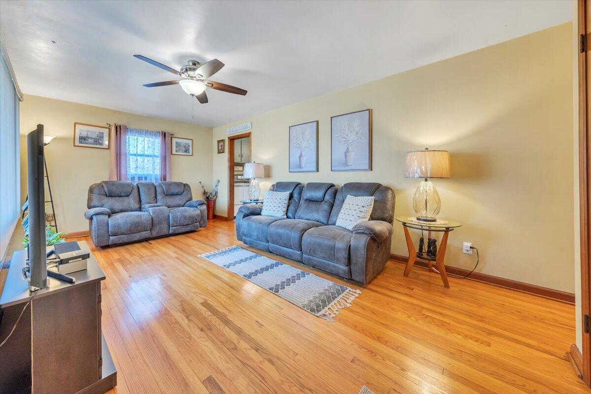 4902 Rowe Ridge Road Northwest Roanoke, VA 24017 - Photo 3 of 36 03-MIB05970