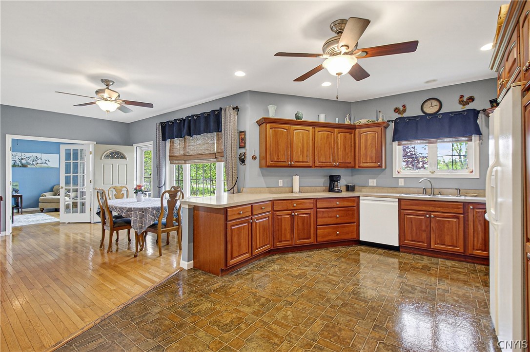 7338 Railroad Street Marcy, NY 13469 - Photo 23 of 41