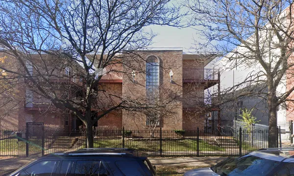 $1,450 | 4616 North Beacon Street, Unit 1E, Chicago, IL 60640