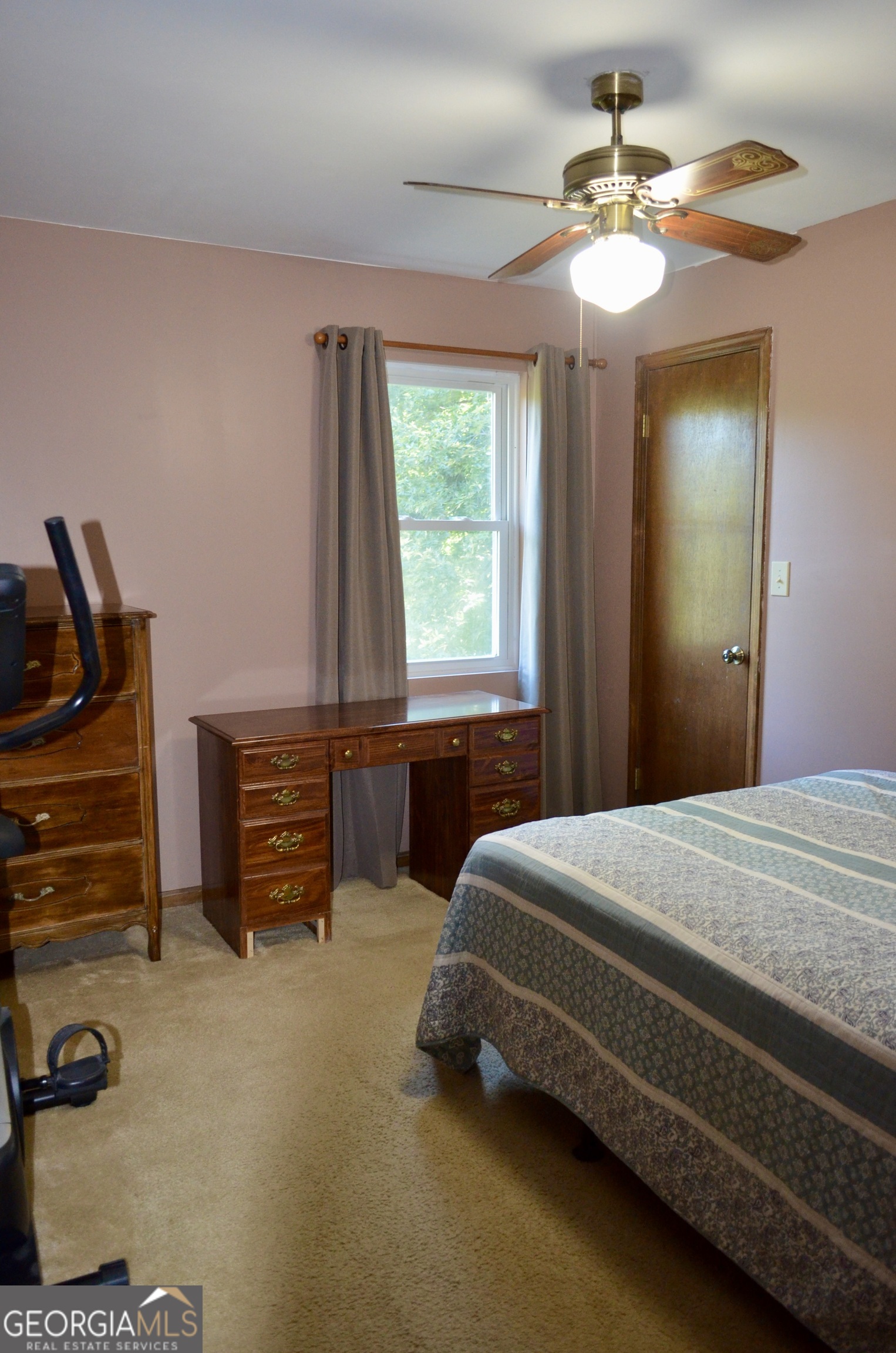 116 Elk Run Warner Robins, GA 31088 - Photo 21 of 43 a bedroom with a bed and a dresser