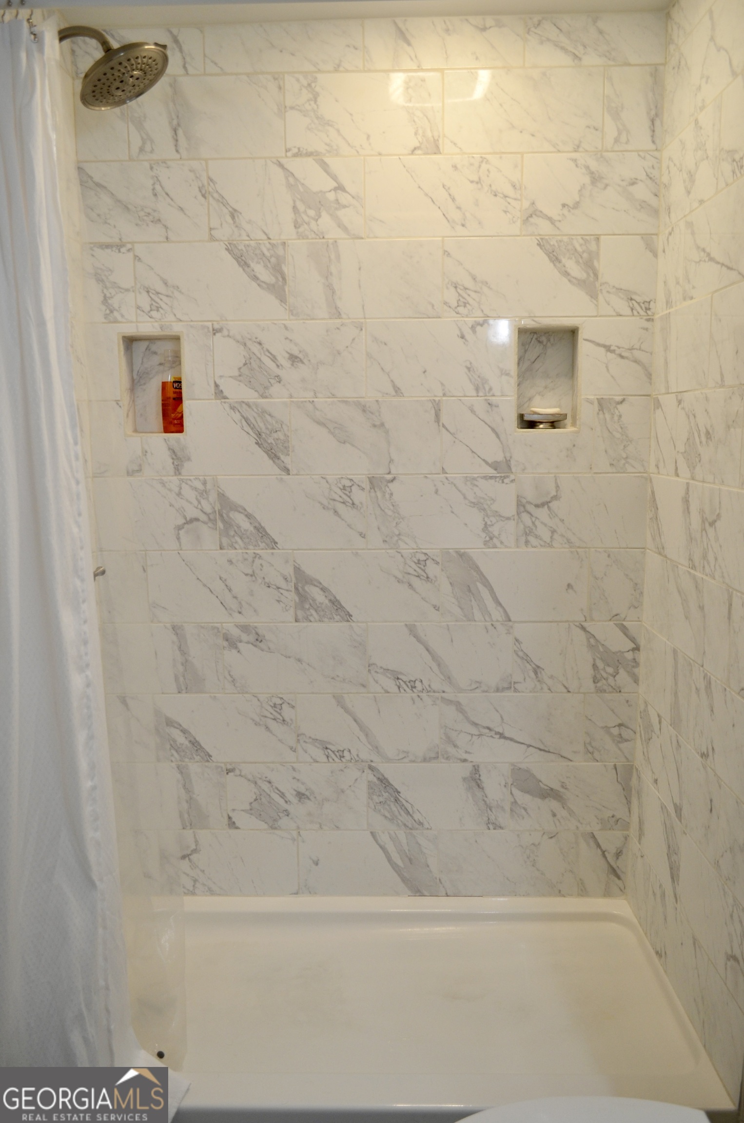 116 Elk Run Warner Robins, GA 31088 - Photo 32 of 43 a bathroom with a shower