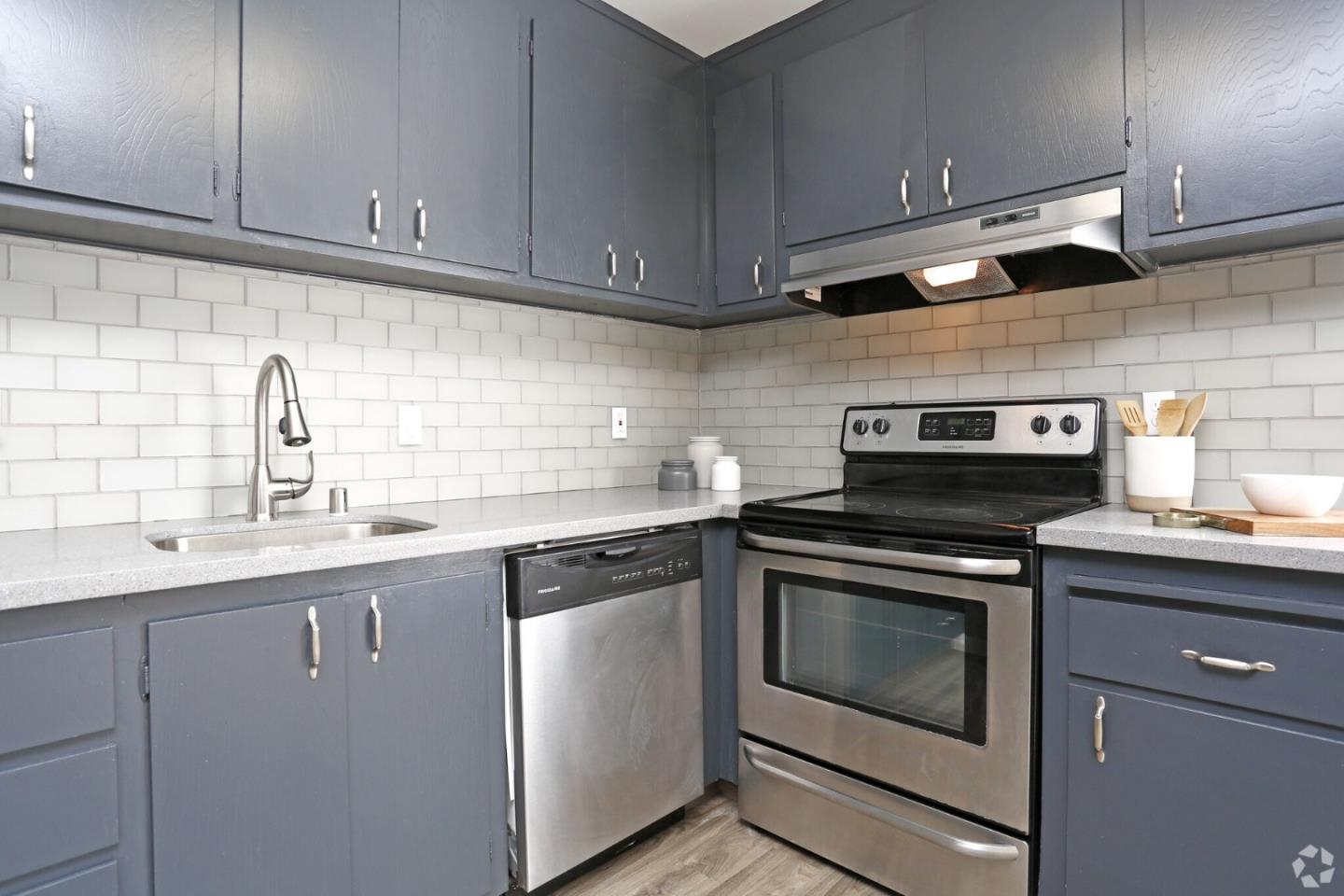 2275 Grove Way Castro Valley, CA 94546 - Photo 5 of 27